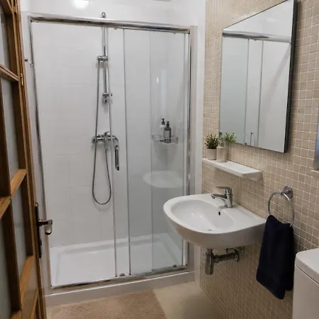 Проживание в семье Cozy In The Heart Of Слима